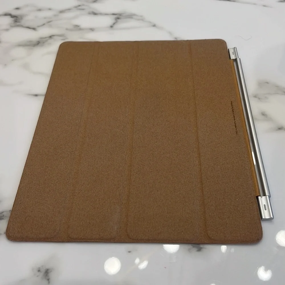 ❤️Apple - Tan Leather iPad Smart Cover - OS